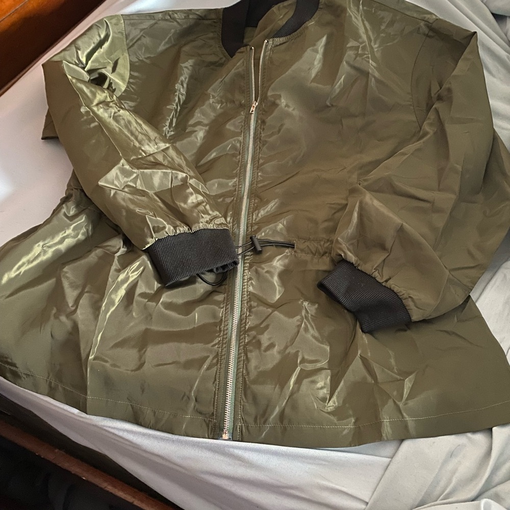 SHEIN Khaki Green Jacket with Black Trim windbreaker